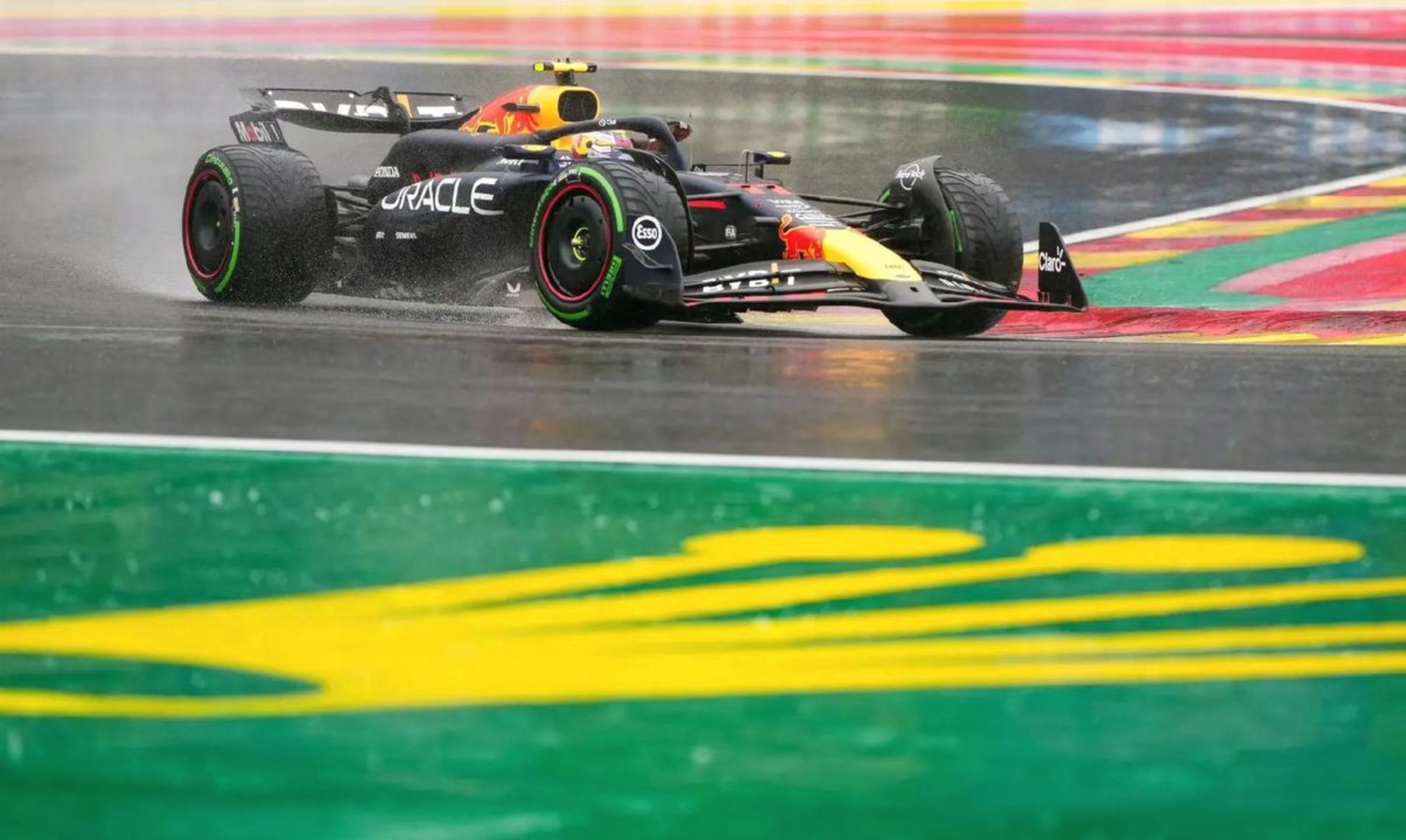 开云体育中国-迈凯伦逆转红牛车队，佩雷兹刷新纪录  第2张