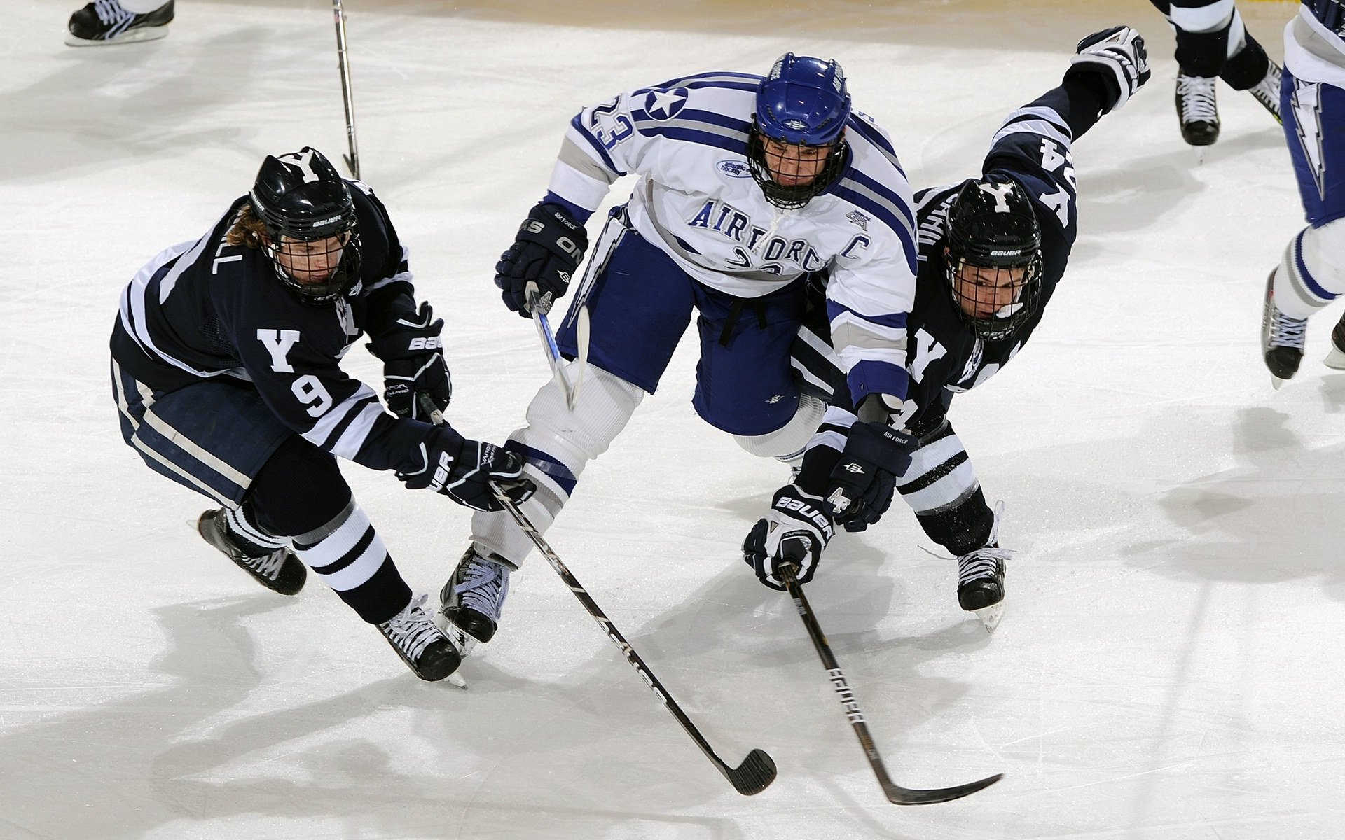 开云体育登录-利拉德之夜与辽宁铁骑，当个人英雄主义遭遇东方集体洪流  第2张